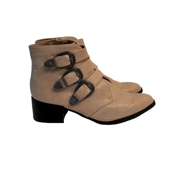 Qupid Taupe Side Zip Buckle Western Booties NWOT Size 8 - Picture 2 of 10